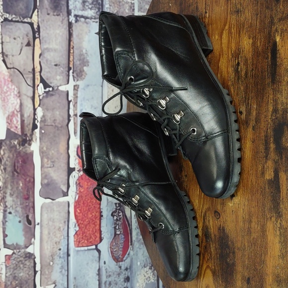 Talbot's "Iceland" Black Leather Boots - Picture 4 of 12